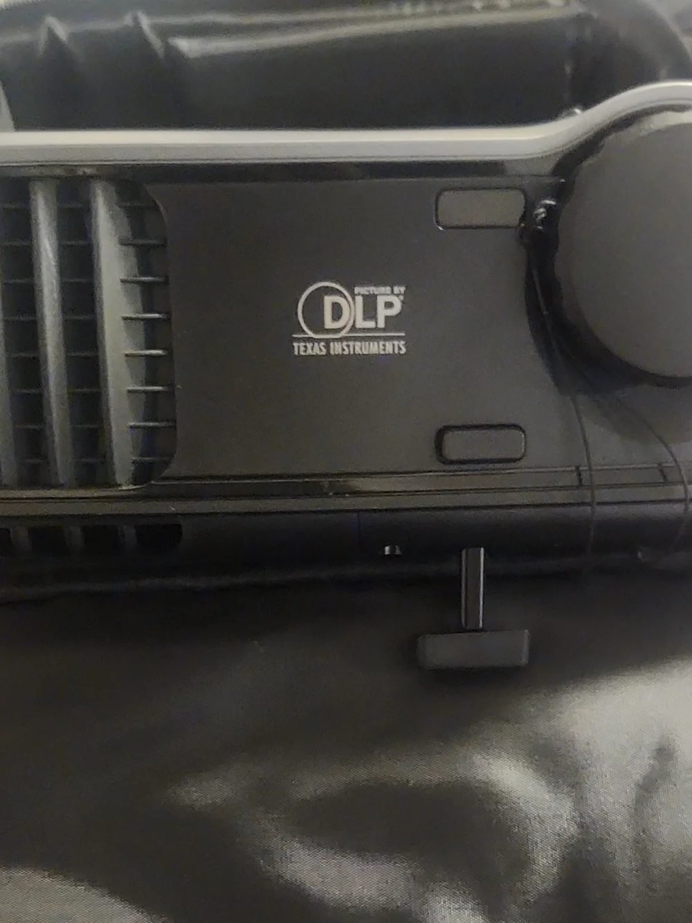 Dell Silver Top-Button Projector with Focus Wheel